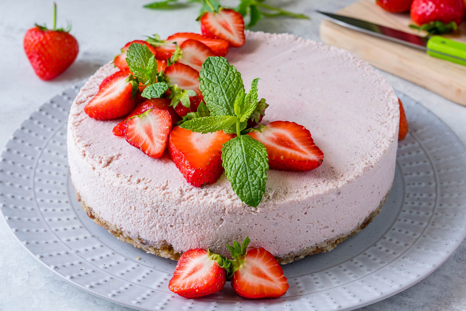 CleanFoodCrush No Bake Strawberry Cheesecake